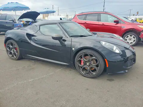 ZARBAAA40FM160416 — 2015 Alfa Romeo 4C, фото 4 с аукциона Copart 30.09.2026, Механические повреждения