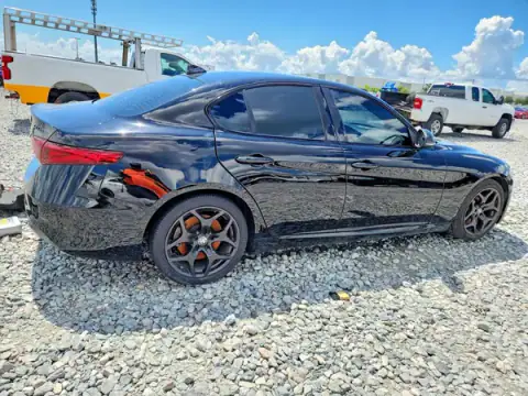 ZARFAMAN6M7641603 — 2021 Alfa Romeo Giulia, фото 3 з Copart, Незначні вм’ятини й подряпини