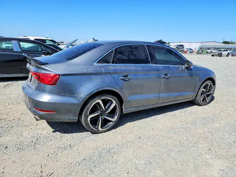WAUEFGFF9F1002287 — 2015 Audi A3, zdjęcie 3 z Copart 20.10.2026, Drobne wgniecenia i rysy