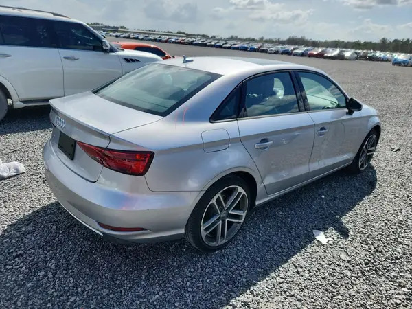 2017 AUDI A3 VIN WAUAUGFF1H1067447 фото 3