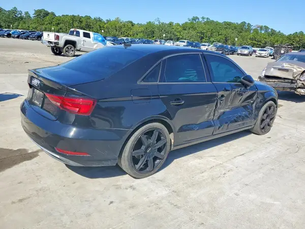WAUAUGFF0H1034830 — 2017 Audi A3, фото 3 с аукциона Copart, Боковая часть