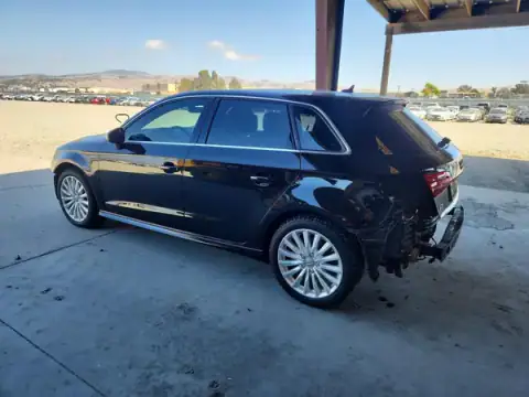 WAUSPBFF8JA070687 — 2018 Audi A3, zdjęcie 2 z Copart 21.09.2026, Przód