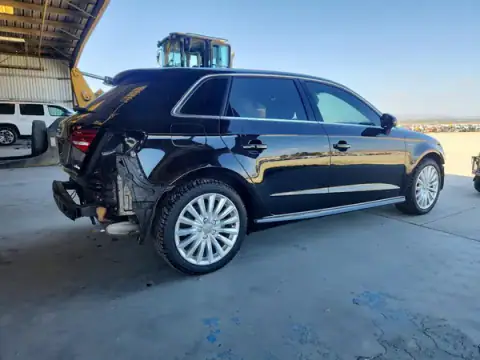 WAUSPBFF8JA070687 — 2018 Audi A3, zdjęcie 3 z Copart 21.09.2026, Przód