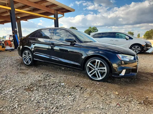 WAUAUGFF8J1071128 — 2018 Audi A3, photo 4 from Copart, Side