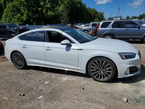 WAUAACF57MA020099 — 2021 Audi A5, zdjęcie 4 z Copart 29.09.2026, Wandalizm