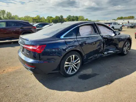 WAUK2AF21MN045911 — 2021 Audi A6, фото 3 з Copart 29.09.2026, Підтоплення