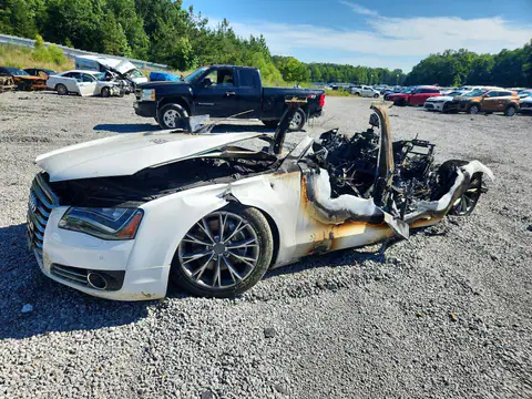 WAURGAFD9DN000524 — 2013 Audi A8, Incendio (Burn), fotos antes de reparar