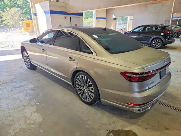 WAU8DAF88KN011812 — 2019 Audi A8, photo 2 from Copart, Front end