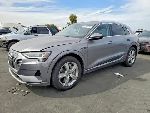 WA1VABGEXKB019009 — 2019 Audi E-Tron, Uszkodzenia podwozia (Undercarriage), zdjęć przed naprawą