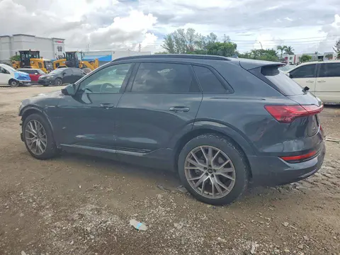 2021 AUDI E-TRON VIN WA1VAAGE8MB030376 фото 2