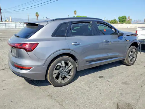 WA1AAAGE2MB022109 — 2021 Audi E-Tron, фото 3 з Copart 26.10.2026, Передня частина