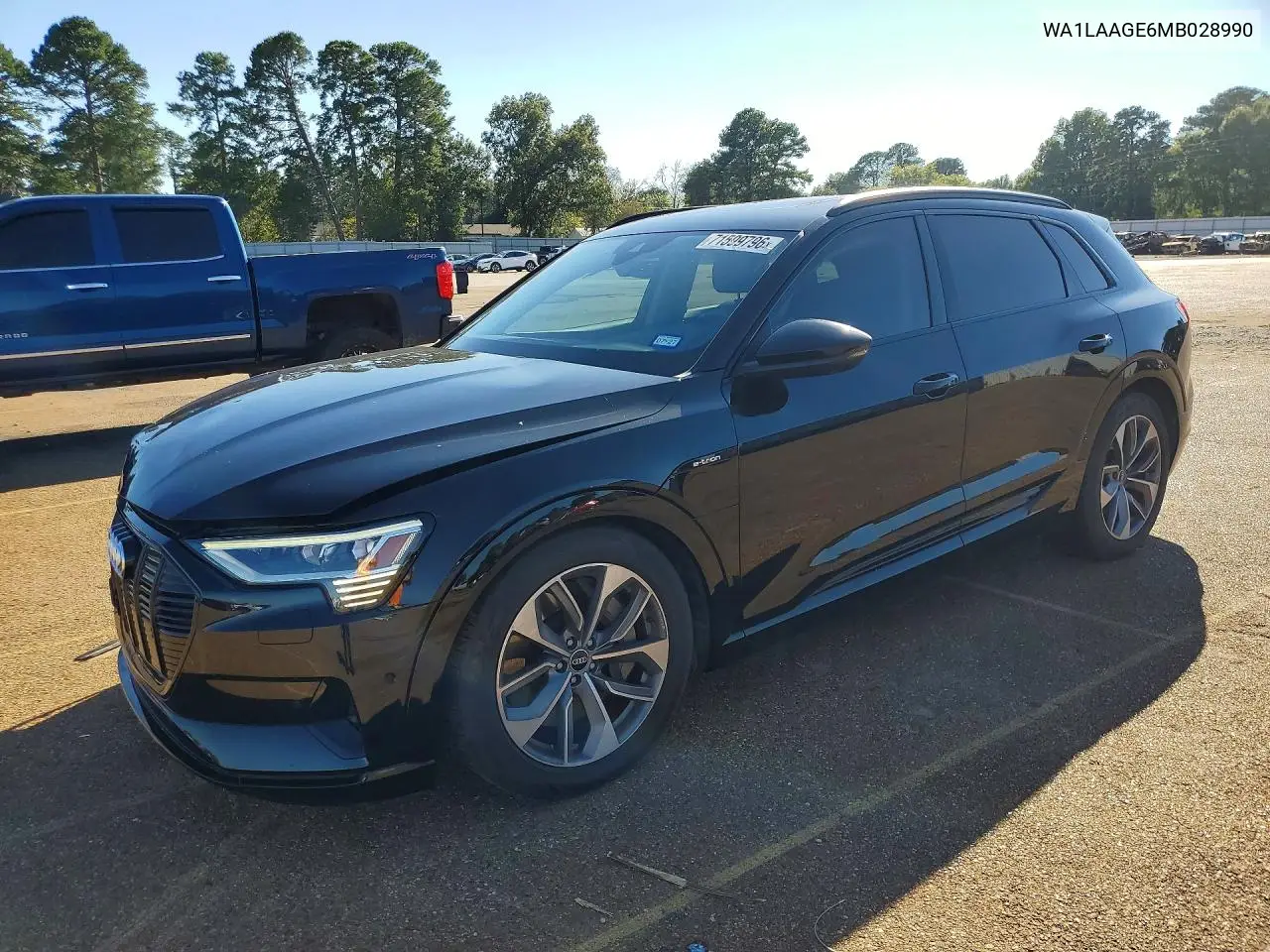 2021 Audi E-Tron Premium Plus VIN WA1LAAGE6MB028990 фото 1