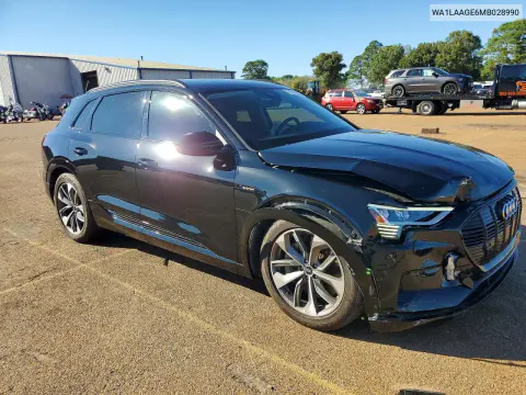 2021 Audi E-Tron Premium Plus VIN WA1LAAGE6MB028990 фото 4