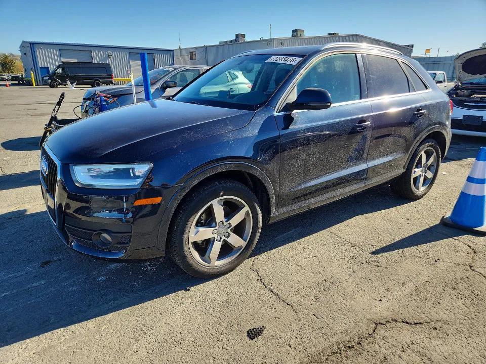 2015 Audi Q3 VIN WA1GFCFS8FR005775 фото 1