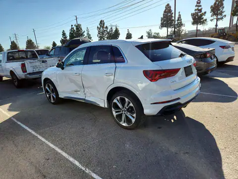 WA1FECF35K1081969 — 2019 Audi Q3, foto 2 de Copart 27.10.2026, Lateral
