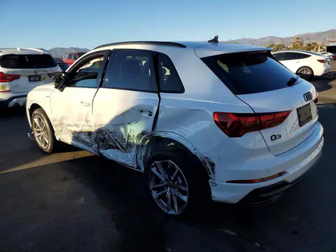 WA1DECF3XS1107893 — 2025 Audi Q3, zdjęcie 2 z Copart 19.10.2026, Bok