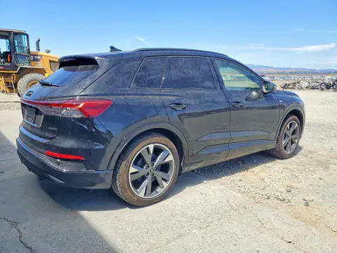 WA1MUBFZ1RP051352 — 2024 Audi Q4 E-Tron, zdjęcie 3 z Copart 22.10.2026, Bok