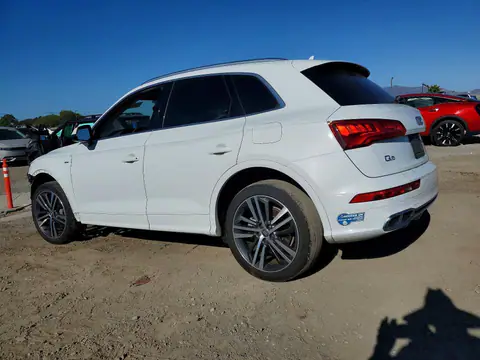 WA1E2AFY5L2075282 — 2020 Audi Q5 E, foto 2 de Copart 23.10.2026, Parte delantera