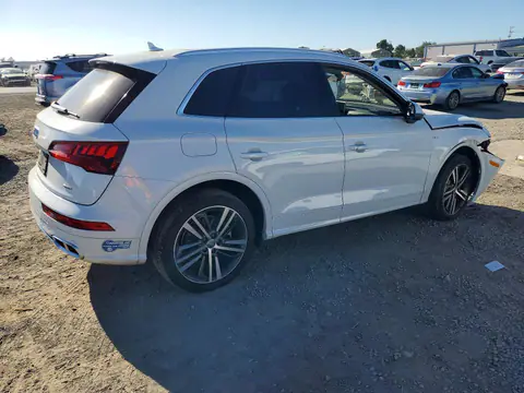 WA1E2AFY5L2075282 — 2020 Audi Q5 E, foto 3 de Copart 23.10.2026, Parte delantera