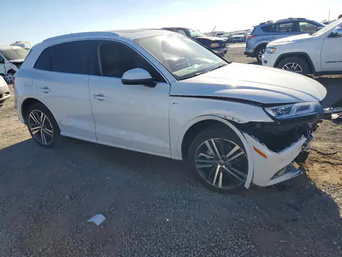 WA1E2AFY5L2075282 — 2020 Audi Q5 E, foto 4 de Copart 23.10.2026, Parte delantera