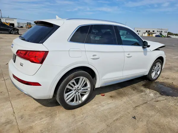 WA1BNAFY3J2011572 — 2018 Audi Q5, photo 3 from Copart, Front end