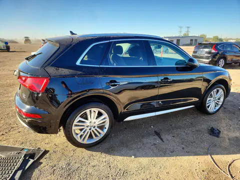 WA1BNAFY7J2037074 — 2018 Audi Q5, photo 3 from Copart, Mechanical damage