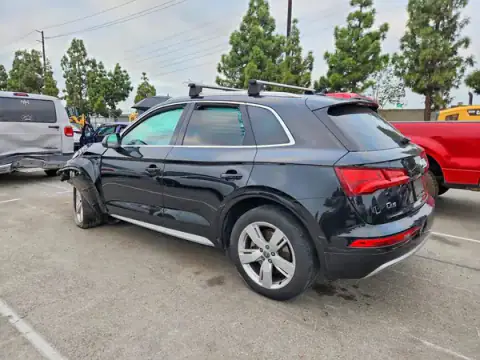 WA1ANAFY4K2105781 — 2019 Audi Q5, photo 2 from Copart 22.10.2026, Front end