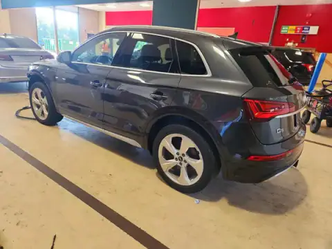 WA1BAAFY2M2023261 — 2021 Audi Q5, ფოტო 2, Copart 22.10.2026, წინა ნაწილი
