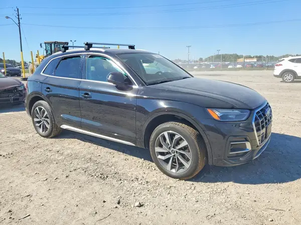 WA1BAAFYXM2023072 — 2021 Audi Q5, фото 4 с аукциона Copart, Боковая часть