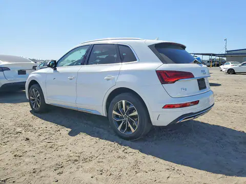 WA1BAAFY4M2072915 — 2021 Audi Q5, photo 2 from Copart 13.10.2026, Side