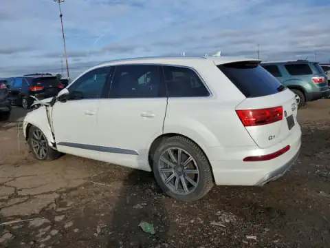 WA1VAAF75HD032244 — 2017 Audi Q7, photo 2 from Copart, Front end