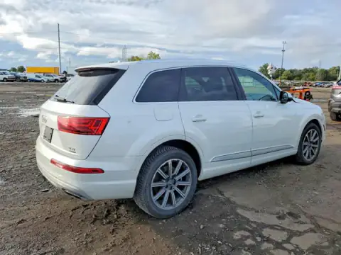 WA1VAAF75HD032244 — 2017 Audi Q7, photo 3 from Copart, Front end