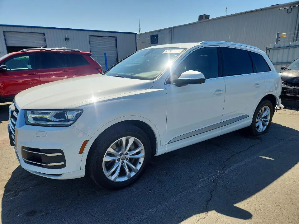 2017 Audi Q7 VIN WA1AHAF7XGD043671 фото 1
