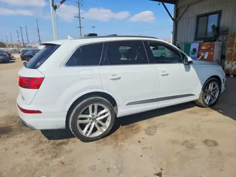 WA1VAAF7XHD018937 — 2017 Audi Q7, zdjęcie 3 z Copart, Przód