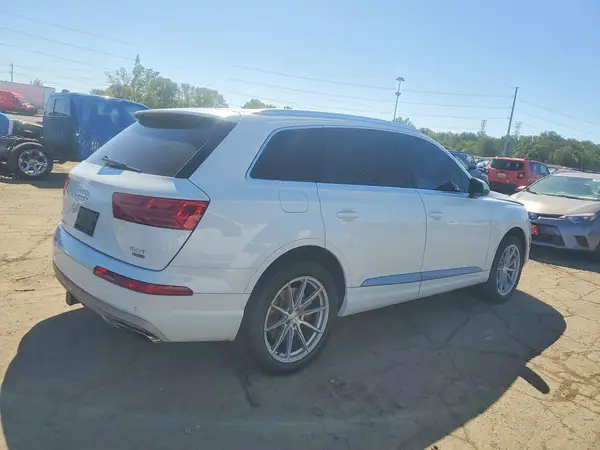 WA1LAAF72HD008426 — 2017 Audi Q7, photo 3 from Copart 02.10.2026, Front end