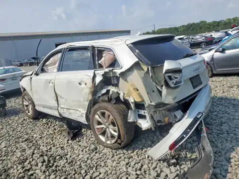 WA1LHAF72JD027415 — 2018 Audi Q7, zdjęcie 2 z Copart 23.09.2026, Uszkodzenia dookoła