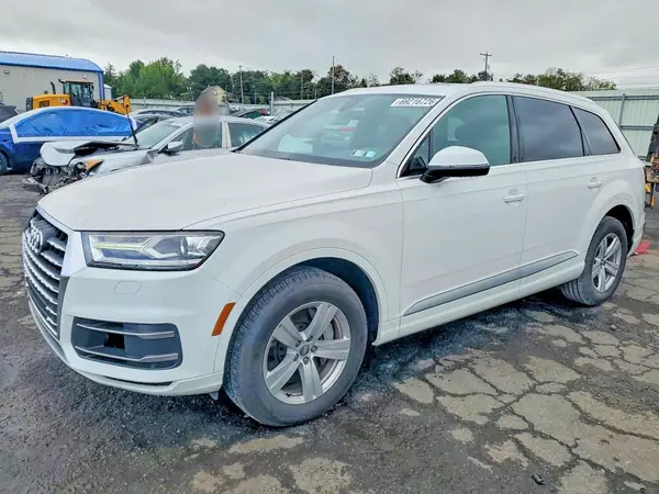 WA1LHAF76JD030625 Audi Q7 2018 — Rear end damage, before-repair photo