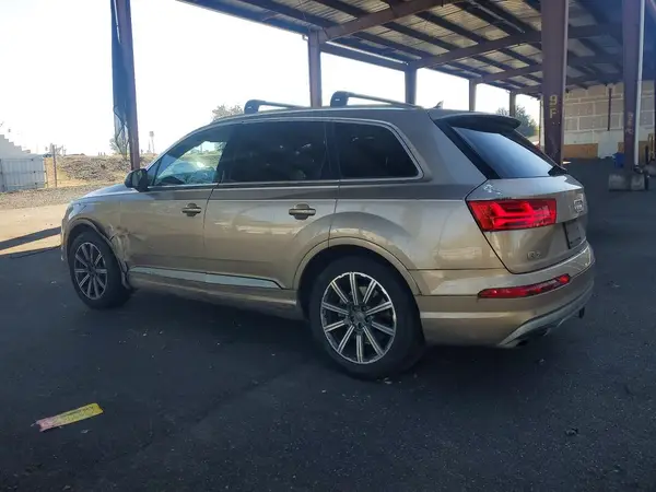 WA1VAAF78JD020000 — 2018 Audi Q7, фото 2 с аукциона Copart, Повреждения снизу