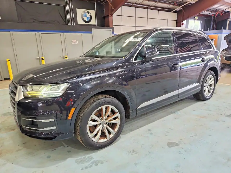 WA1LAAF78JD030386 Audi Q7 2018 — Minor dents and scratches damage, before-repair photo