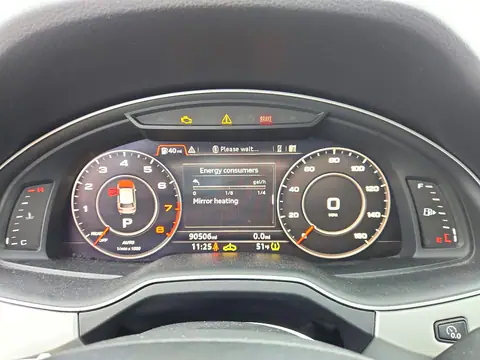 WA1LHAF71JD037479 — 2018 Audi Q7, Подтопление, фото до ремонта