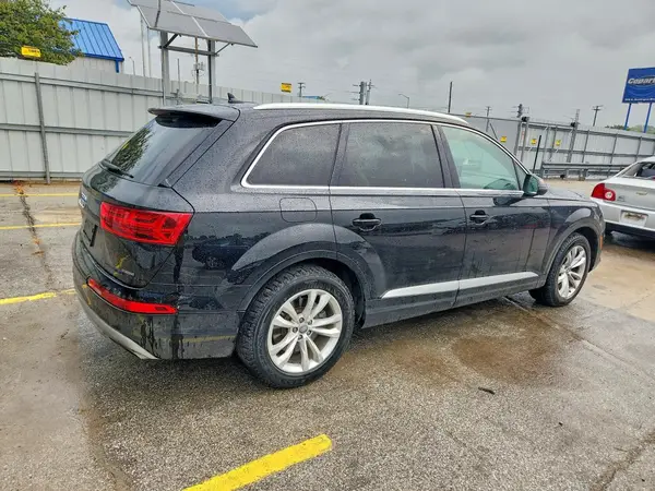 WA1LAAF76KD044465 — 2019 Audi Q7, photo 3 from Copart, Normal wear