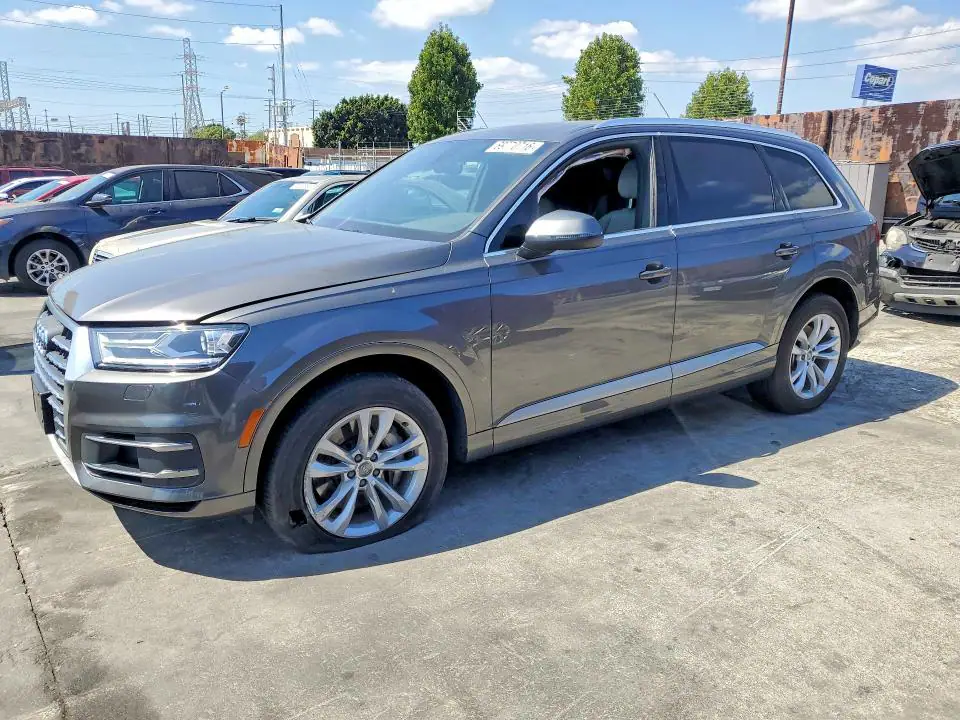 WA1AAAF72KD037066 Audi Q7 2019 — повреждение Повреждения снизу, фото до ремонта
