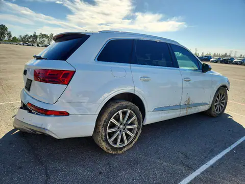 WA1LAAF70KD001725 — 2019 Audi Q7, zdjęcie 3 z Copart 22.10.2026, Uszkodzenia dookoła