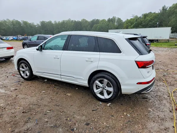 WA1AXAF78MD033556 — 2021 Audi Q7, фото 2 с аукциона Copart 15.10.2026, Мелкие вмятины и царапины