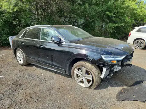 WA1AVAF15KD013487 — 2019 Audi Q8, zdjęcie 4 z Copart 22.09.2026, Przód