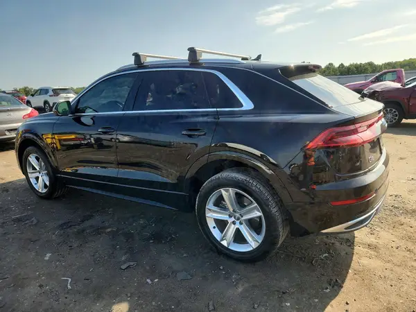 WA1AVAF15KD012369 — 2019 Audi Q8, фото 2 с аукциона Copart, Боковая часть