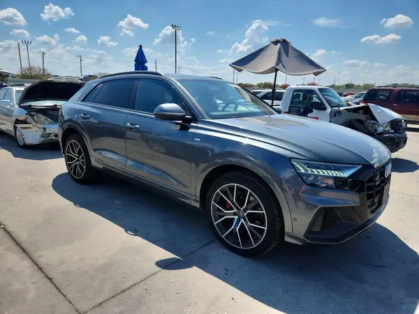 WA1FVAF18LD015631 — 2020 Audi Q8, фото 4 с аукциона Copart 24.09.2026, Мелкие вмятины и царапины
