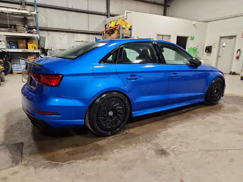 WUABWGFF6J1905112 — 2018 Audi RS3, photo 3 from Copart 30.09.2026, Minor dents and scratches
