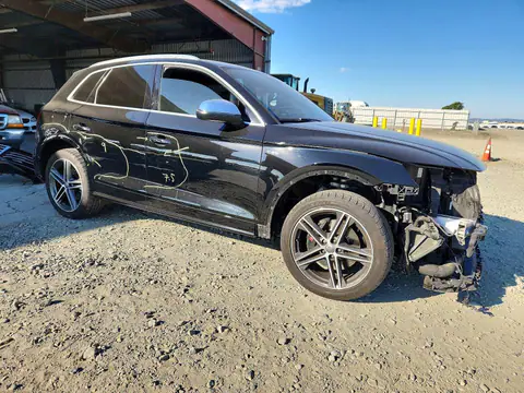 WA1A4AFY6J2197980 — 2018 Audi SQ5, photo 4 from Copart 15.10.2026, Front end