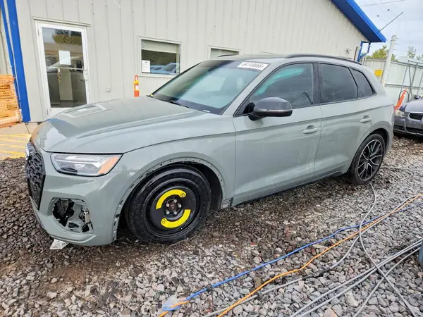 WA1B4AFY2M2013739 — 2021 Audi SQ5, Передняя часть (Front End), фото до ремонта